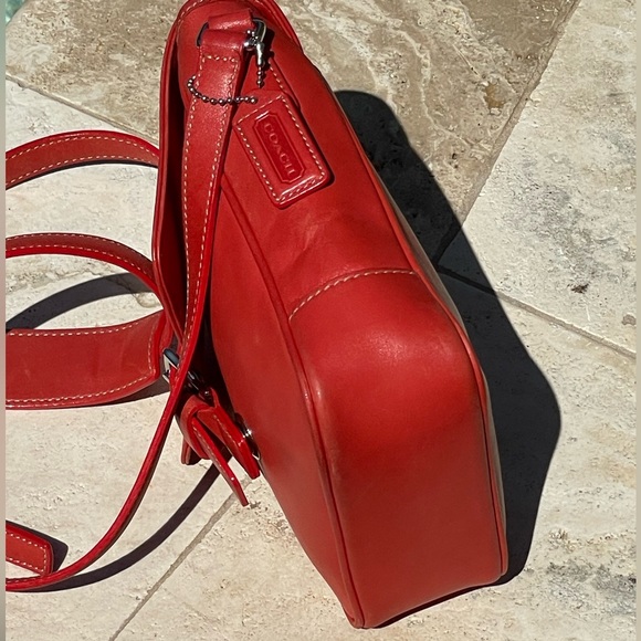 Coach Vintage Smooth LeatherWare “1941” Coral Red Camera/Messenger/Xbody Bag - Picture 5 of 14